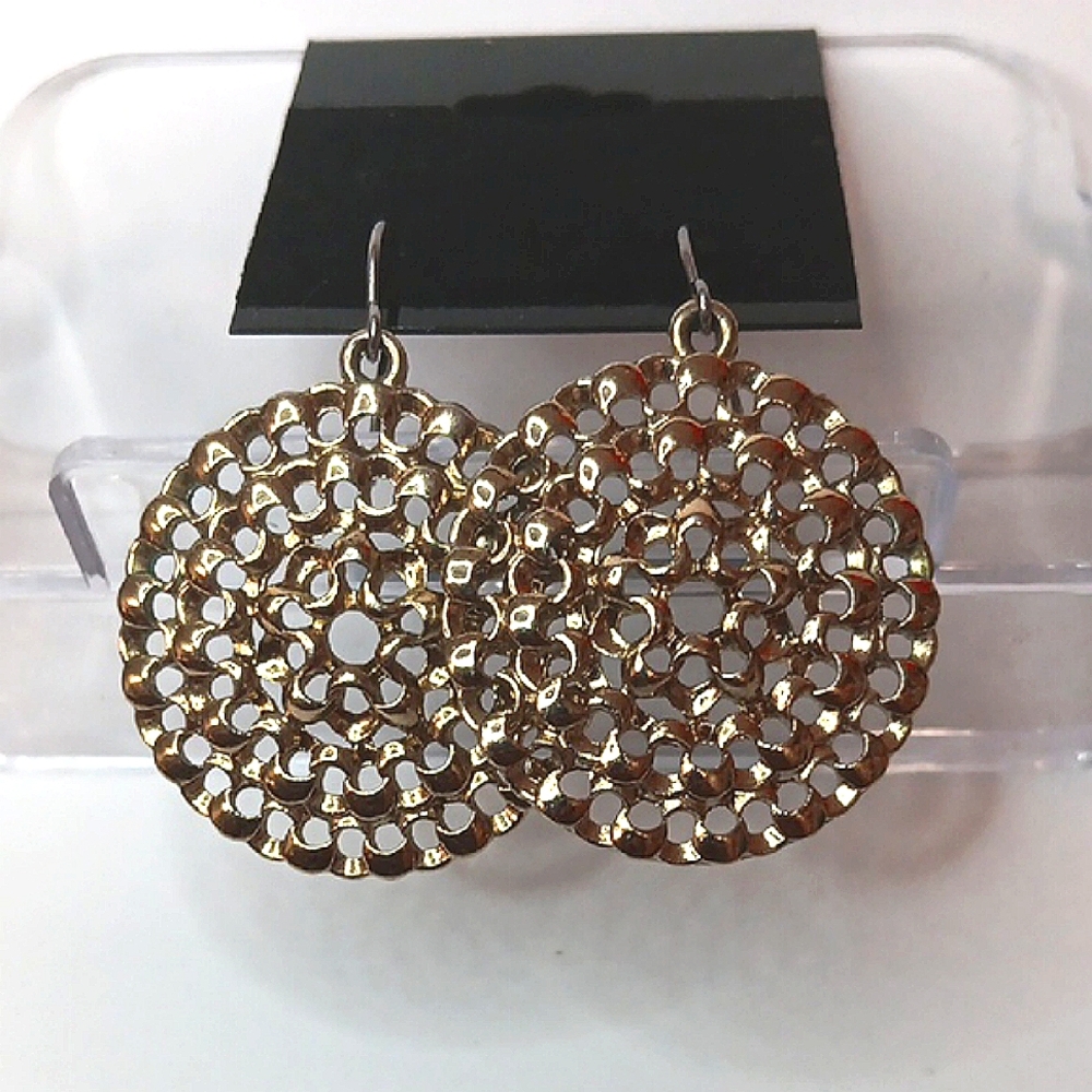 Elegant Gold Filigree Earrings